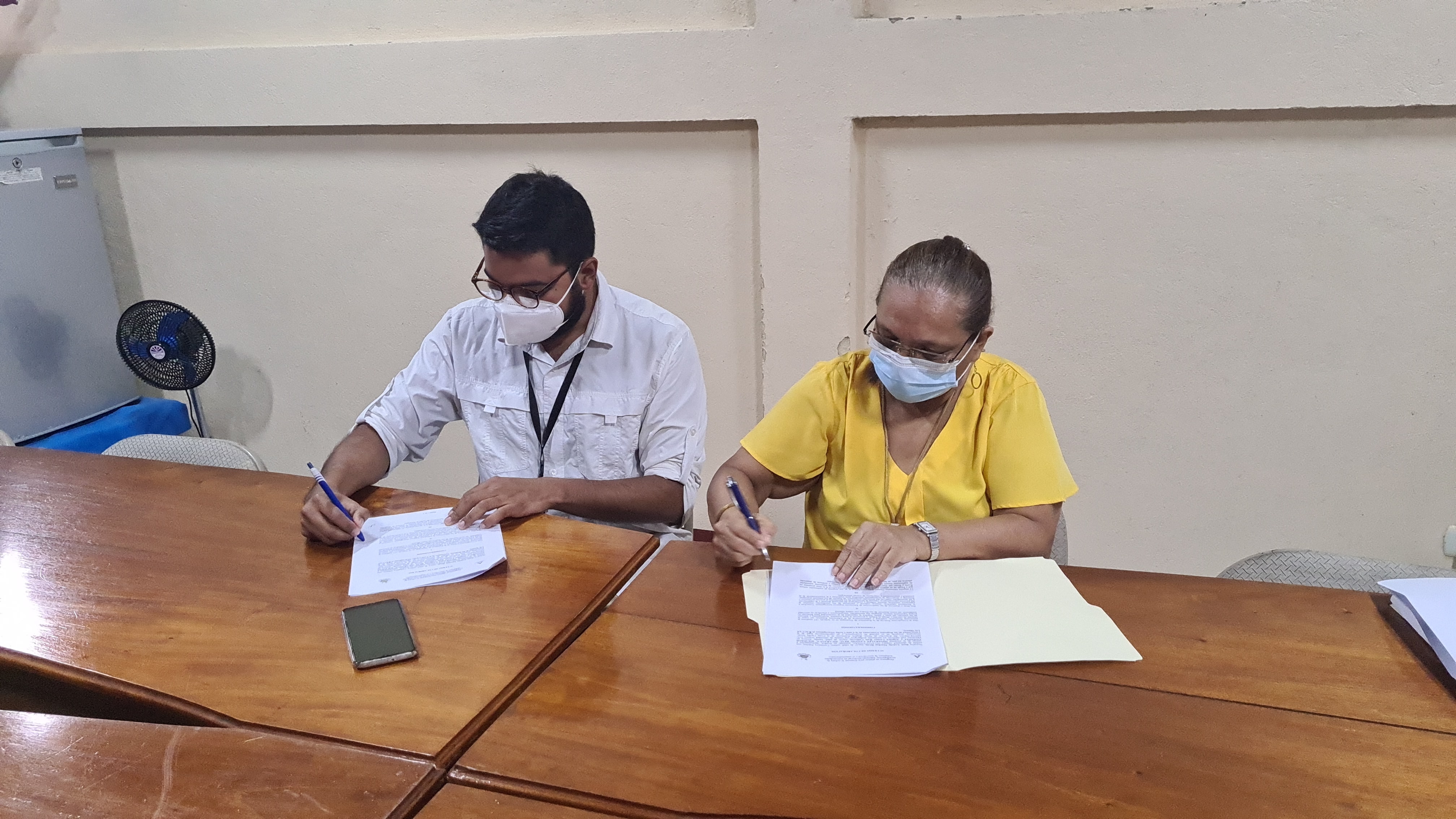  URACCAN y la empresa de minerales Camino Real Nicaragua firman carta de entendimiento