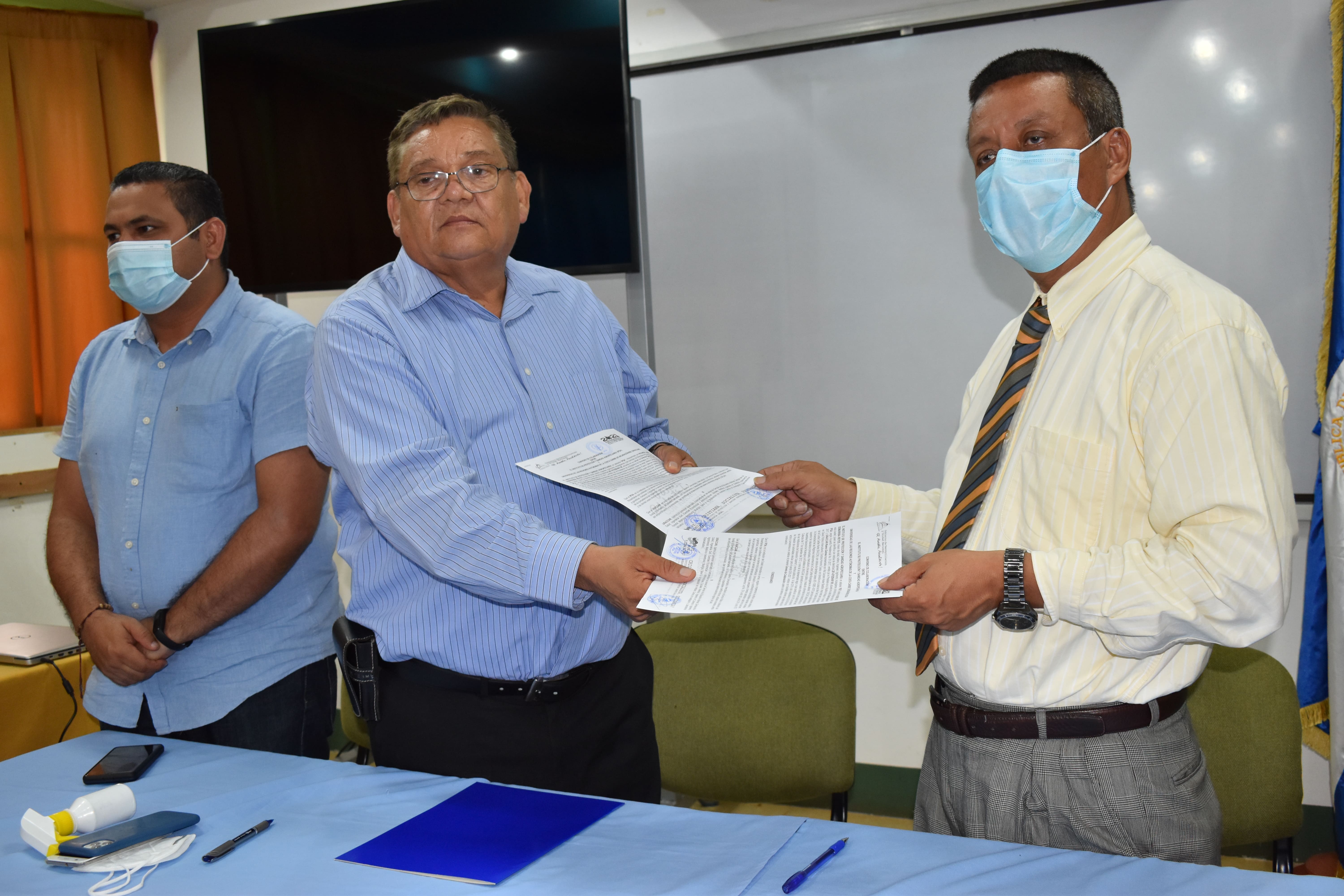 IPSA y URACCAN realizan firma de convenio de colaboración en Nueva Guinea