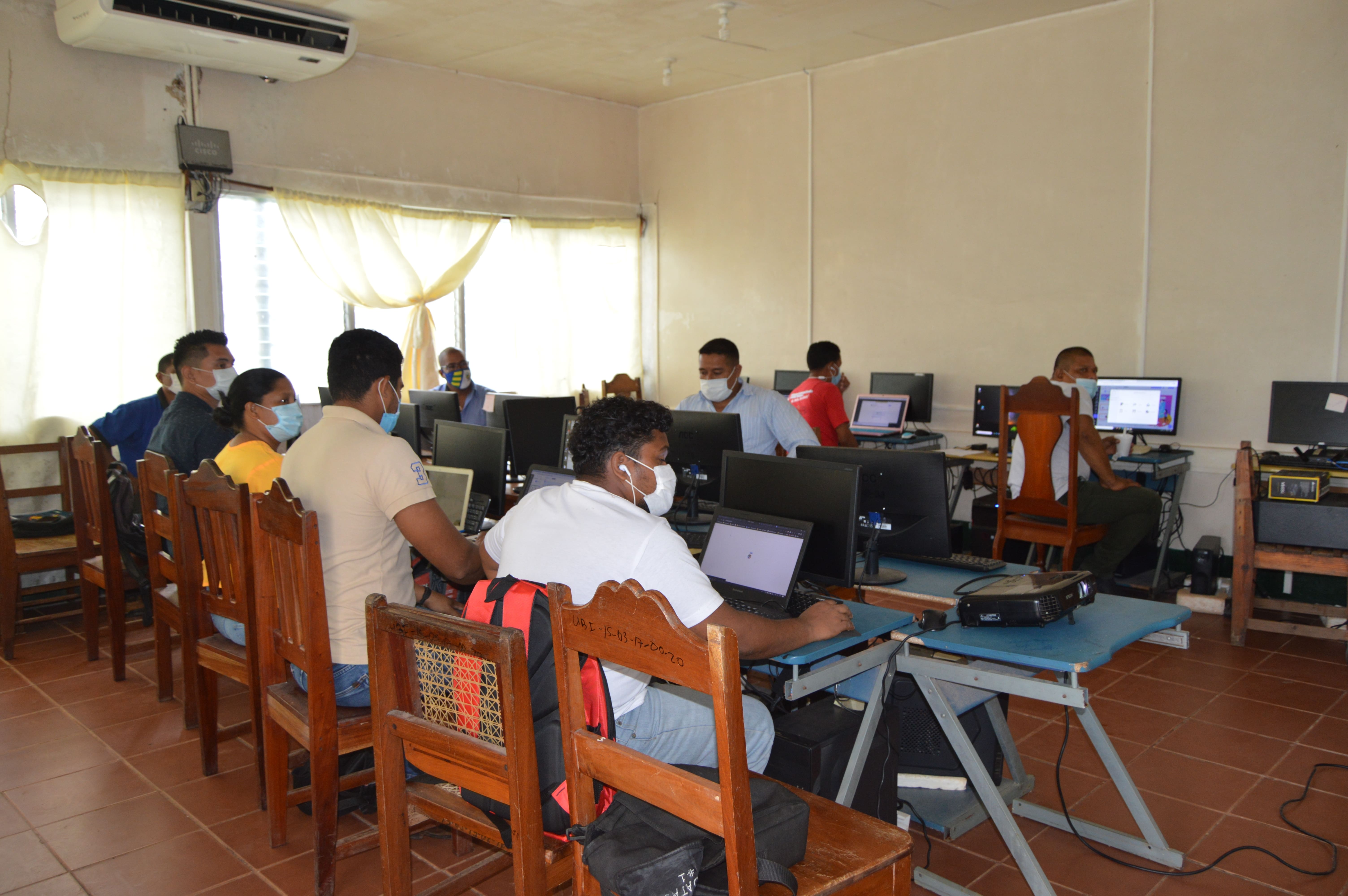 Capacitación docente en URACCAN recinto Bilwi