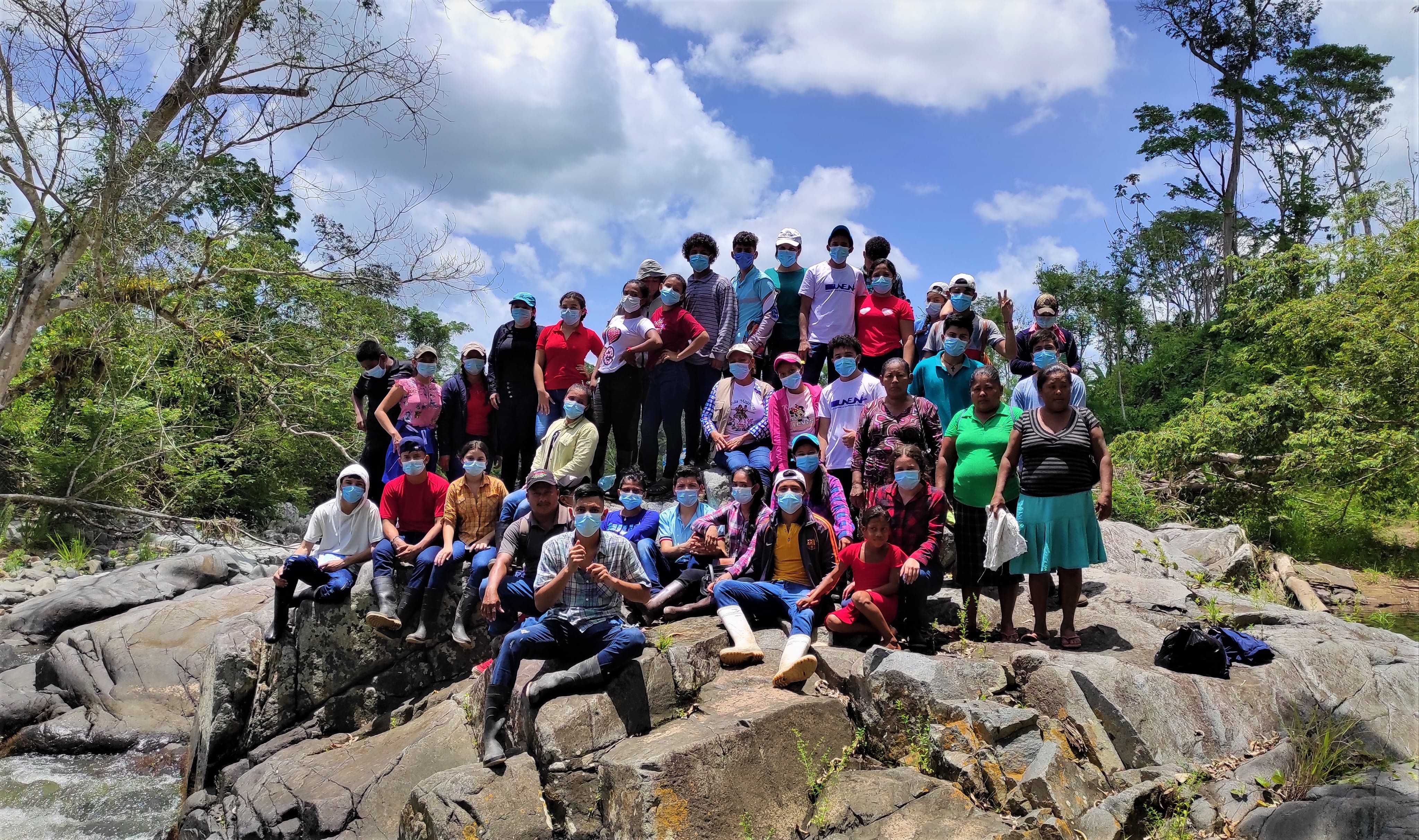 Estudiantes de URACCAN Las Minas visitan sitio sagrado en territorio Mayangna Sauni Bas 