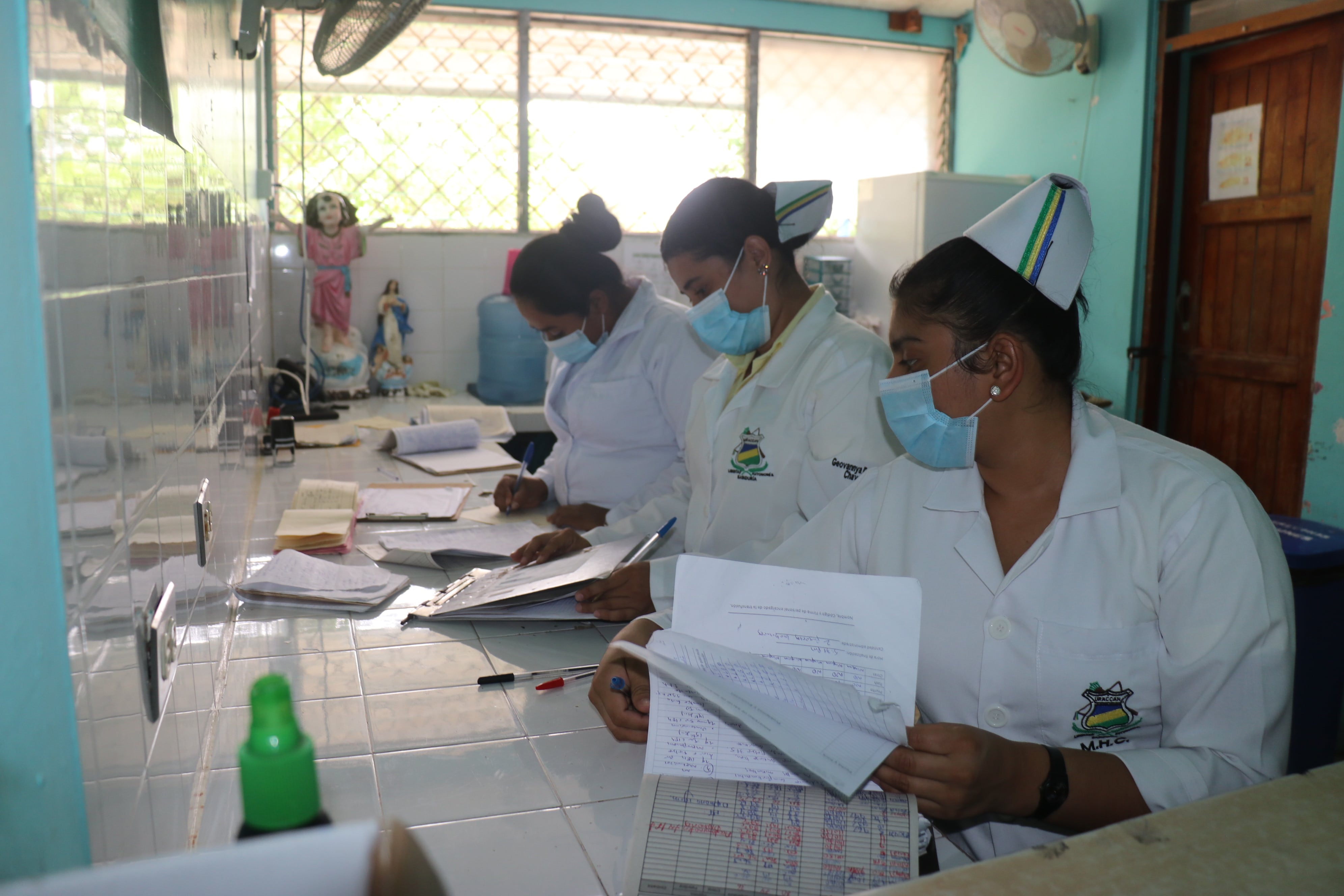 Estudiantes de Enfermería Intercultural realizan sus prácticas en el Hospital de Siuna