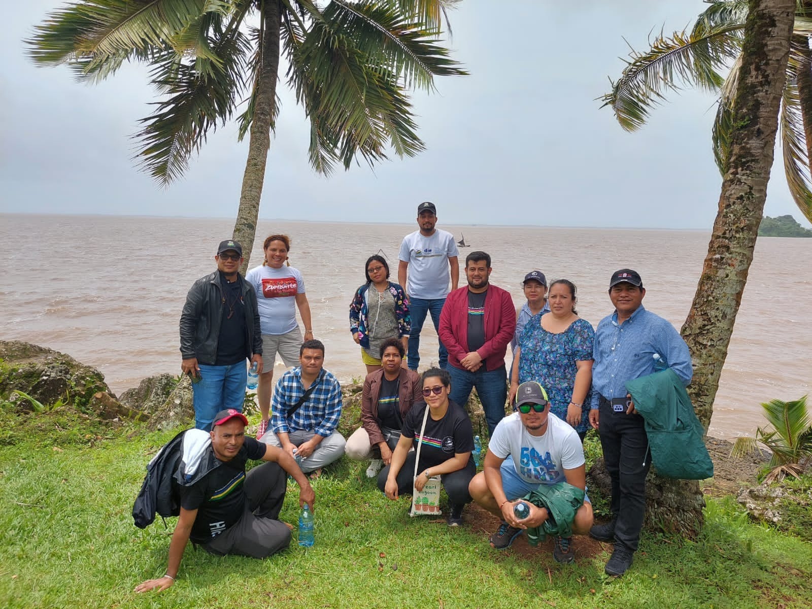Estudiantes del Doctorado Internacional en Educación Superior Intercultural en Contextos del Buen Vivir, visitan la Isla Rama Kay en el marco del Coloquio II: Epistemología y Práctica del Buen Vivir.
