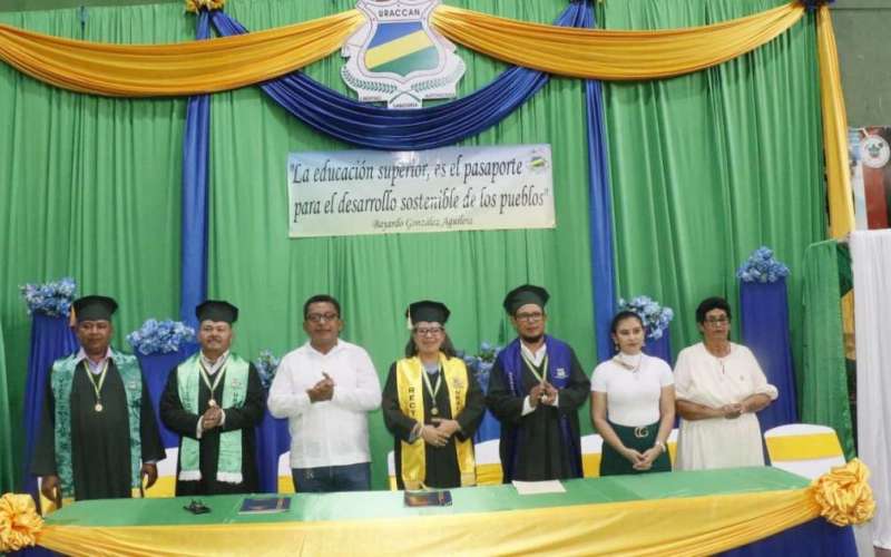 URACCAN celebra la graduación de 31 nuevos profesionales en Bonanza 